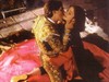 Assumpta Serna y Nacho Martínez, en una secuencia de la película.